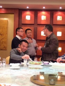 不断的敬酒